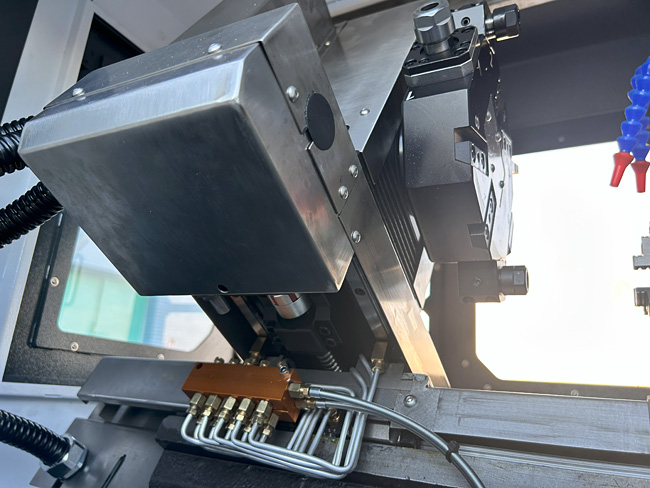 小型車銑復(fù)合機